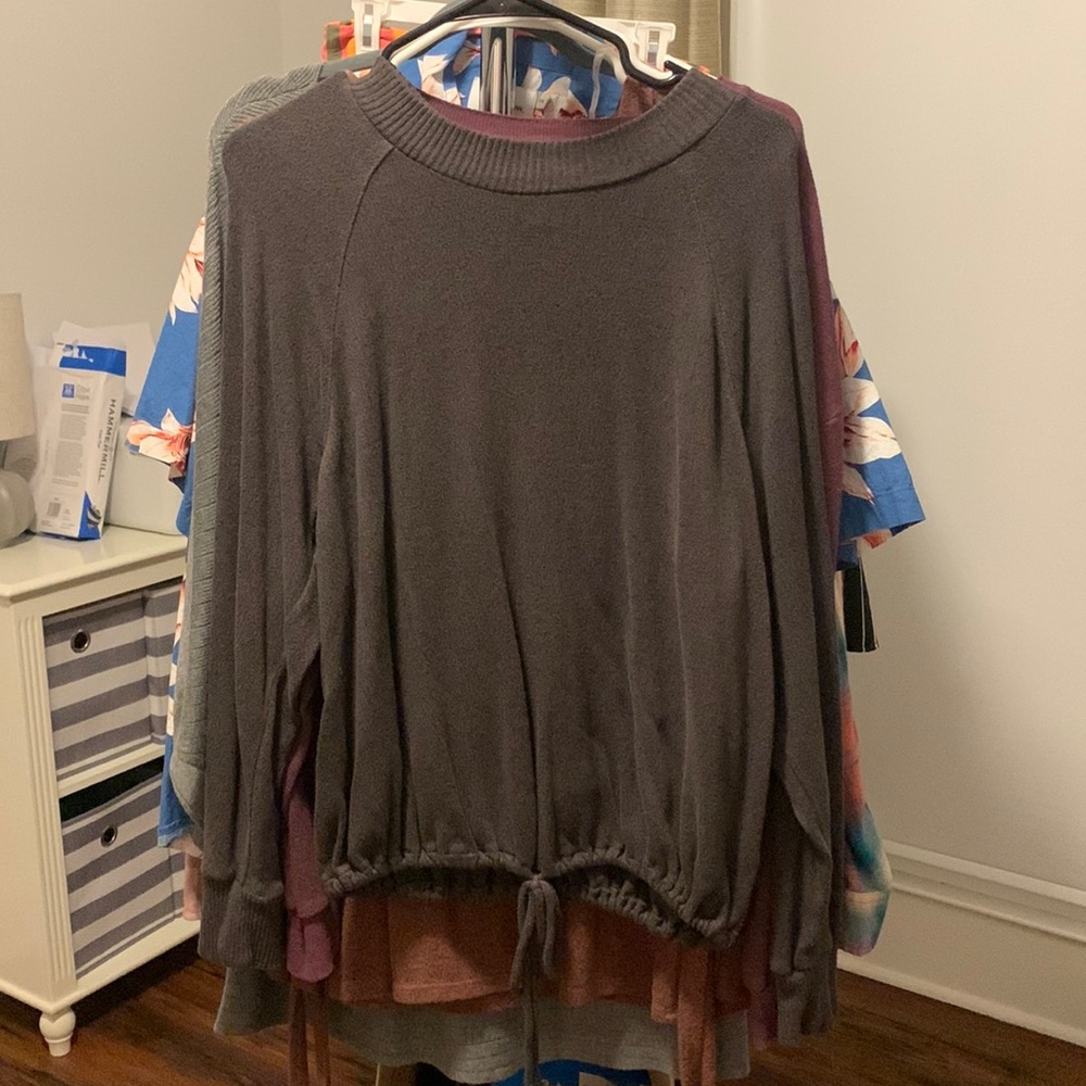 Women’s Large Dark Gray Sweater with Cinch At Waist